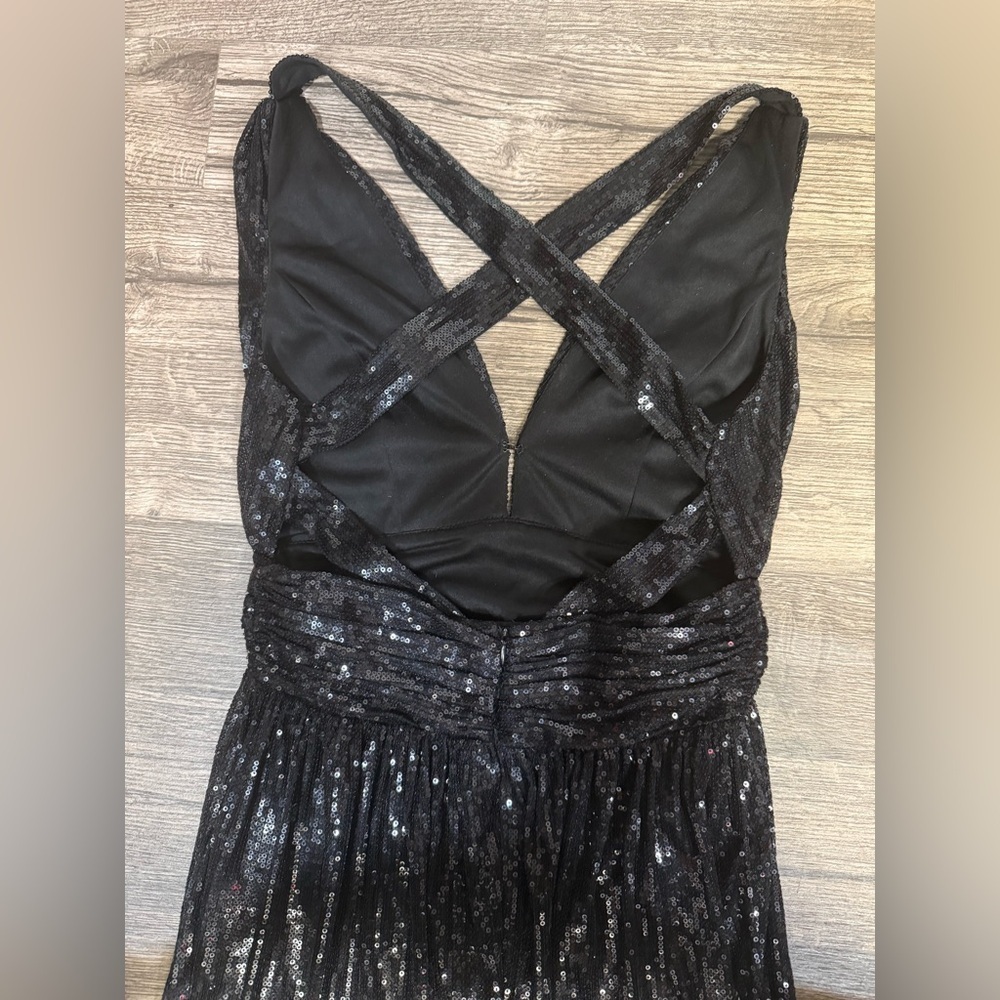 Chic Black Evening Gown - Picture 4 of 15